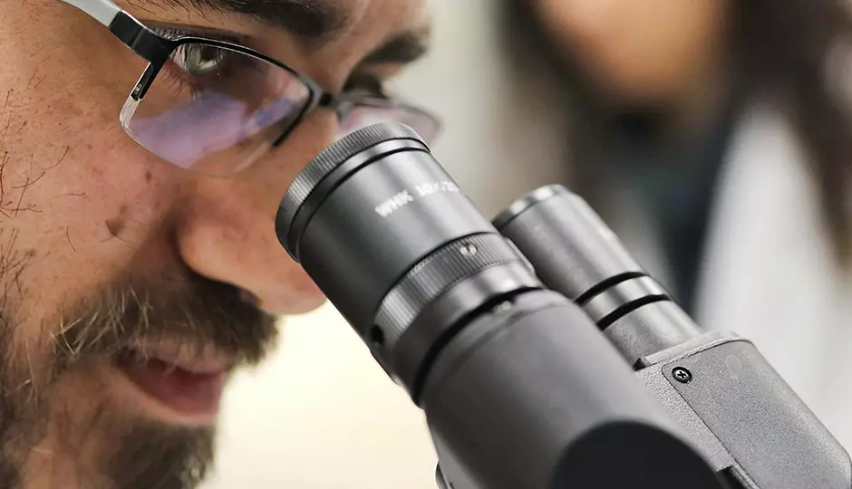 How New Image Hair Clinic Uses Magnification Technology to Find the Right Solution for You How New Image Hair Clinic Uses Magnification Technology to Find the Right Solution for You