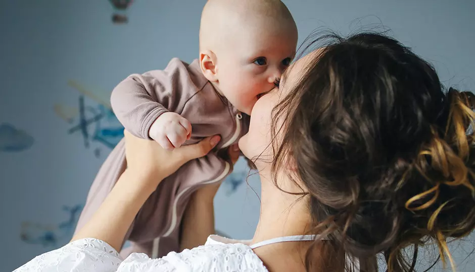 What Moms Need to Know About Postpartum Hair Loss